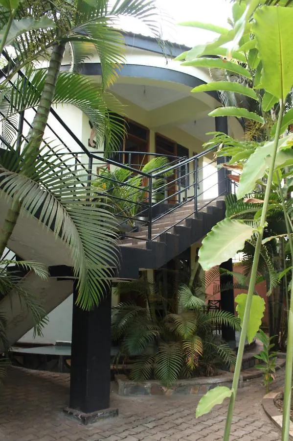 Chel And Vade Cottages Jinja