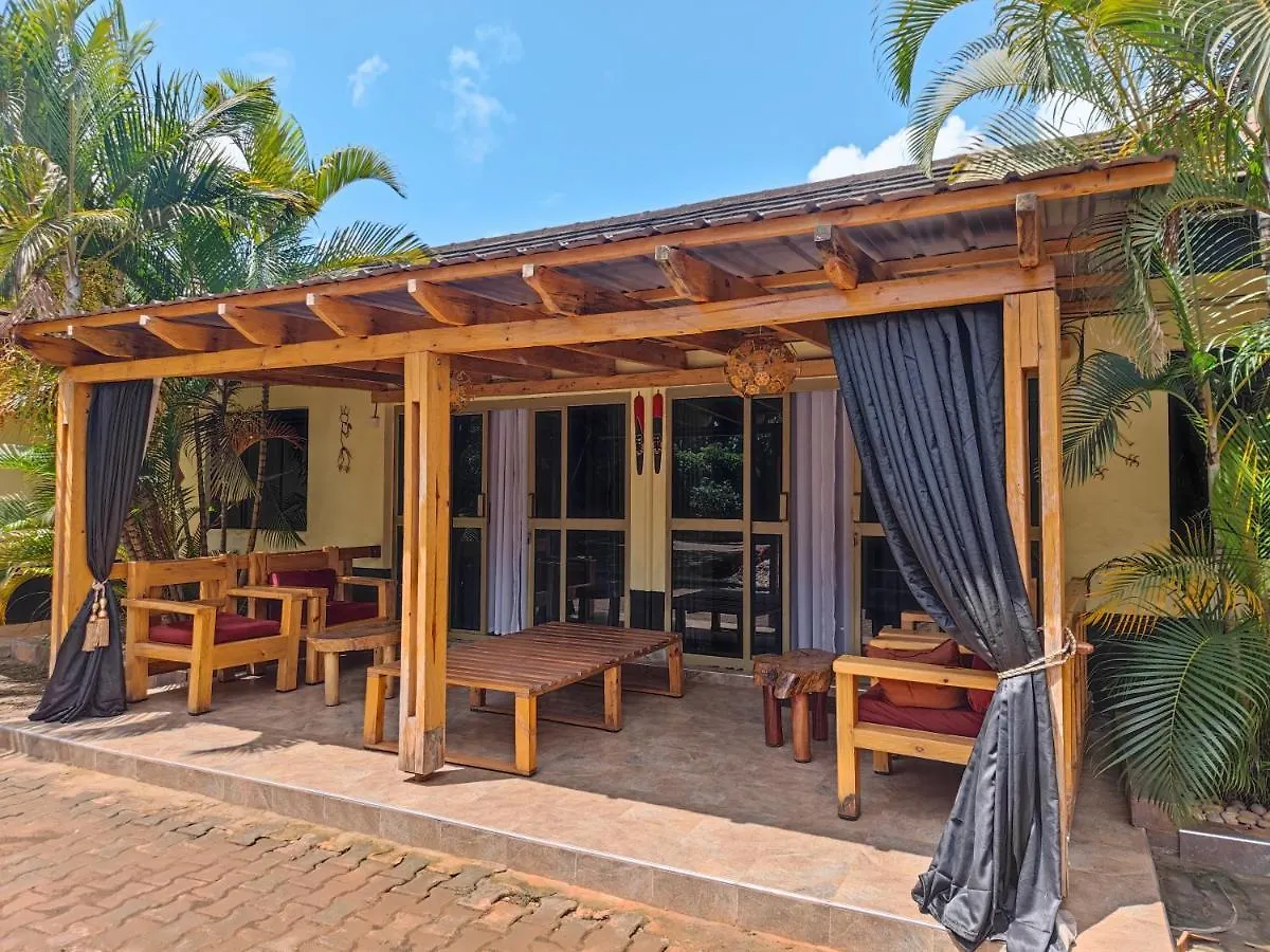 Chel And Vade Cottages Jinja