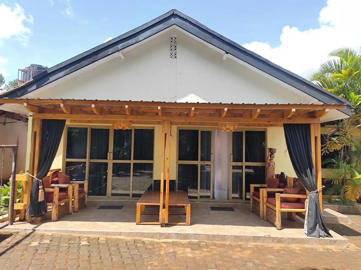 Guest house Chel And Vade Cottages Jinja